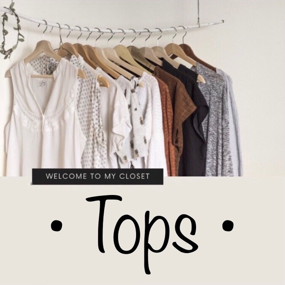 • section Tops • - Picture 2 of 3